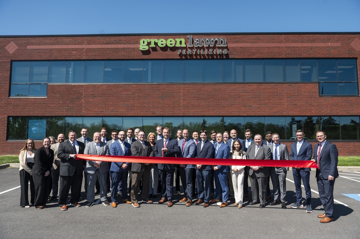 Green Lawn Fertilizing - Ribbon Cutting